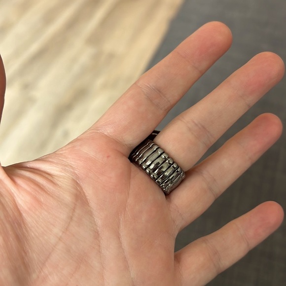 Ring - Picture 3 of 4